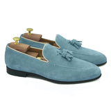 Bernini II Mocassini con nappine in pelle scamosciata azzurra scarpe da uomo 01
